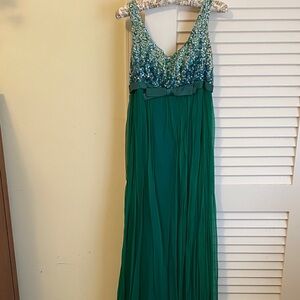 Elegant Green Sequin Evening Dress. Vintage